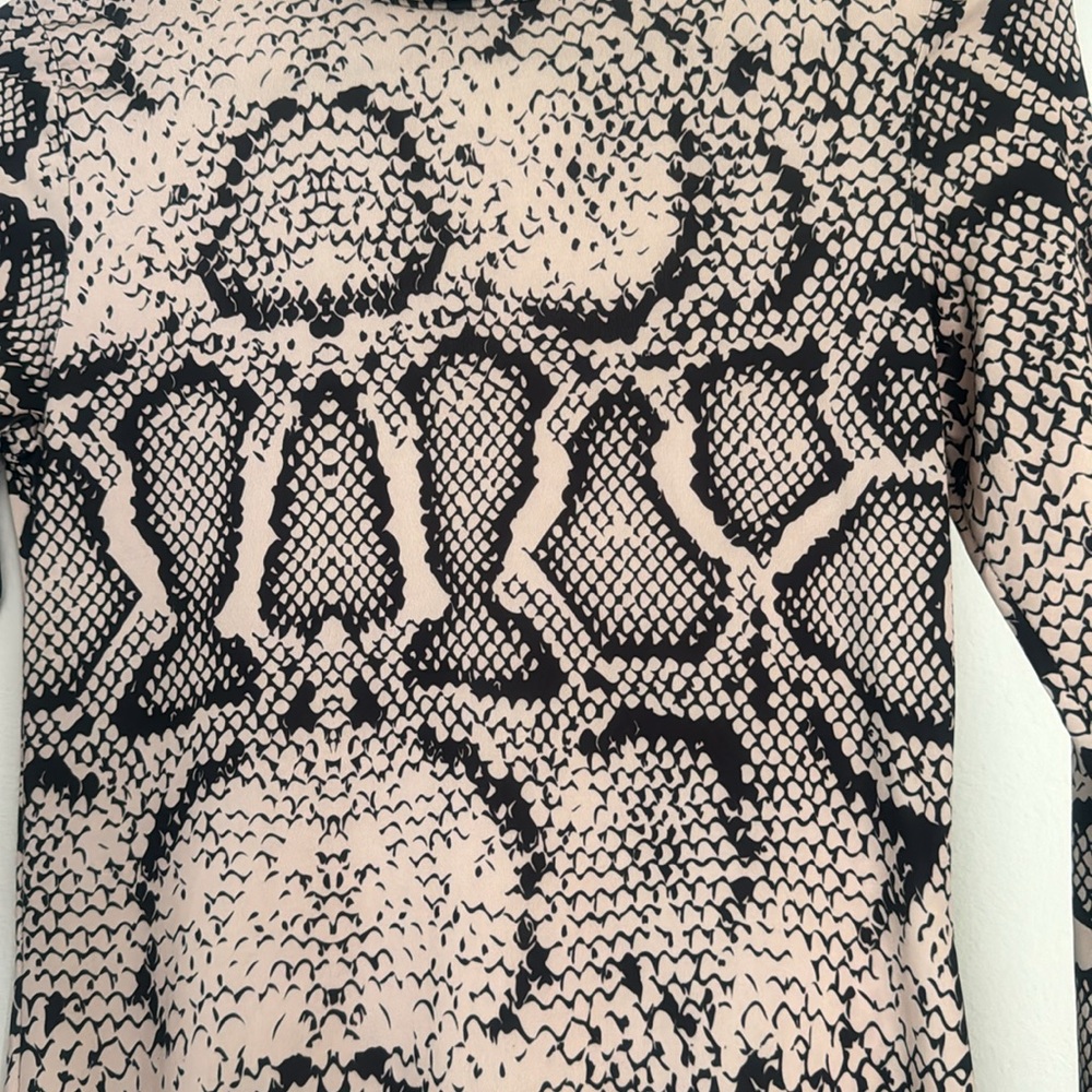 Soft body con dress perfect for fall!